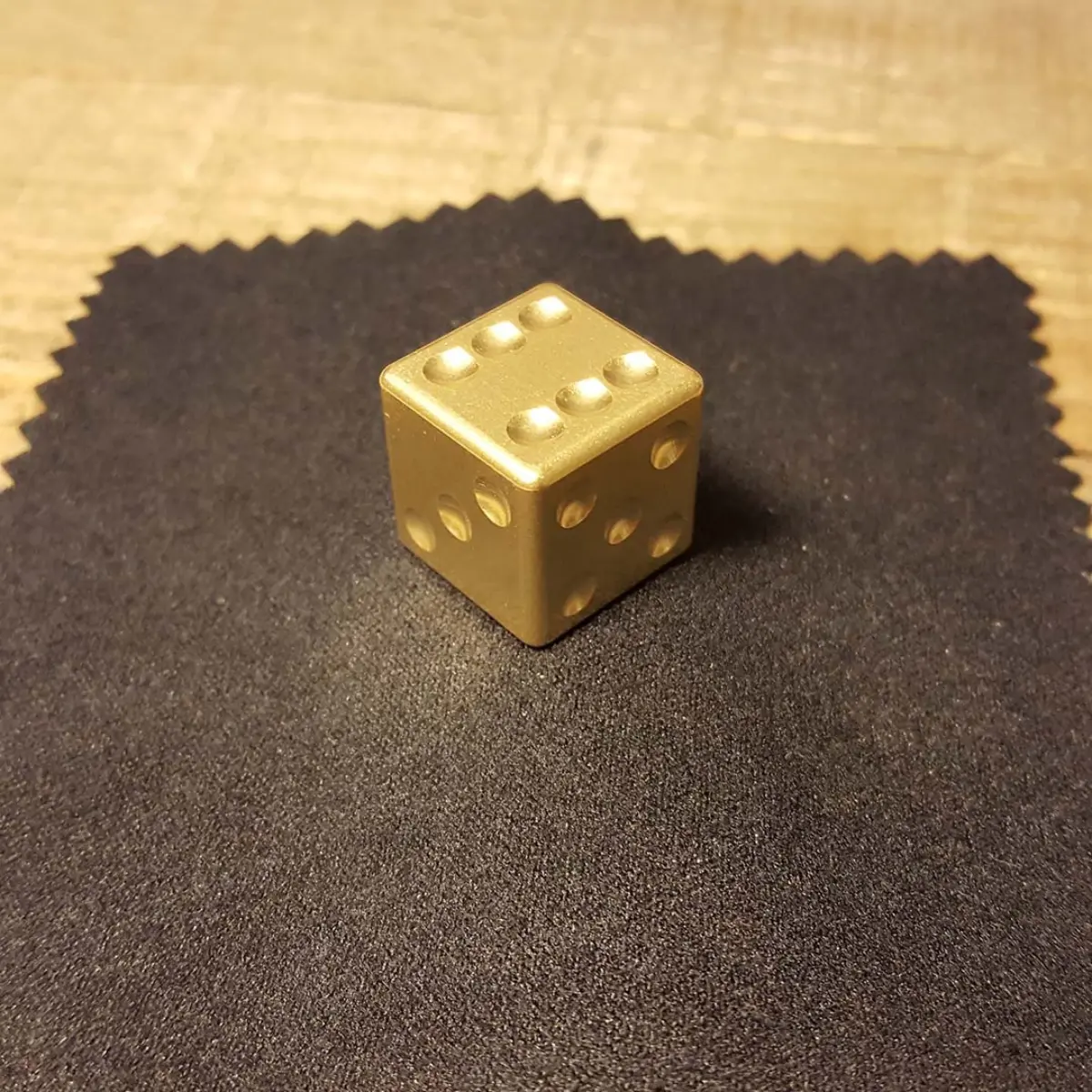 EDC PrecisionBrass 6 Sided Die EDC PrecisionBrass 6 Sided Die