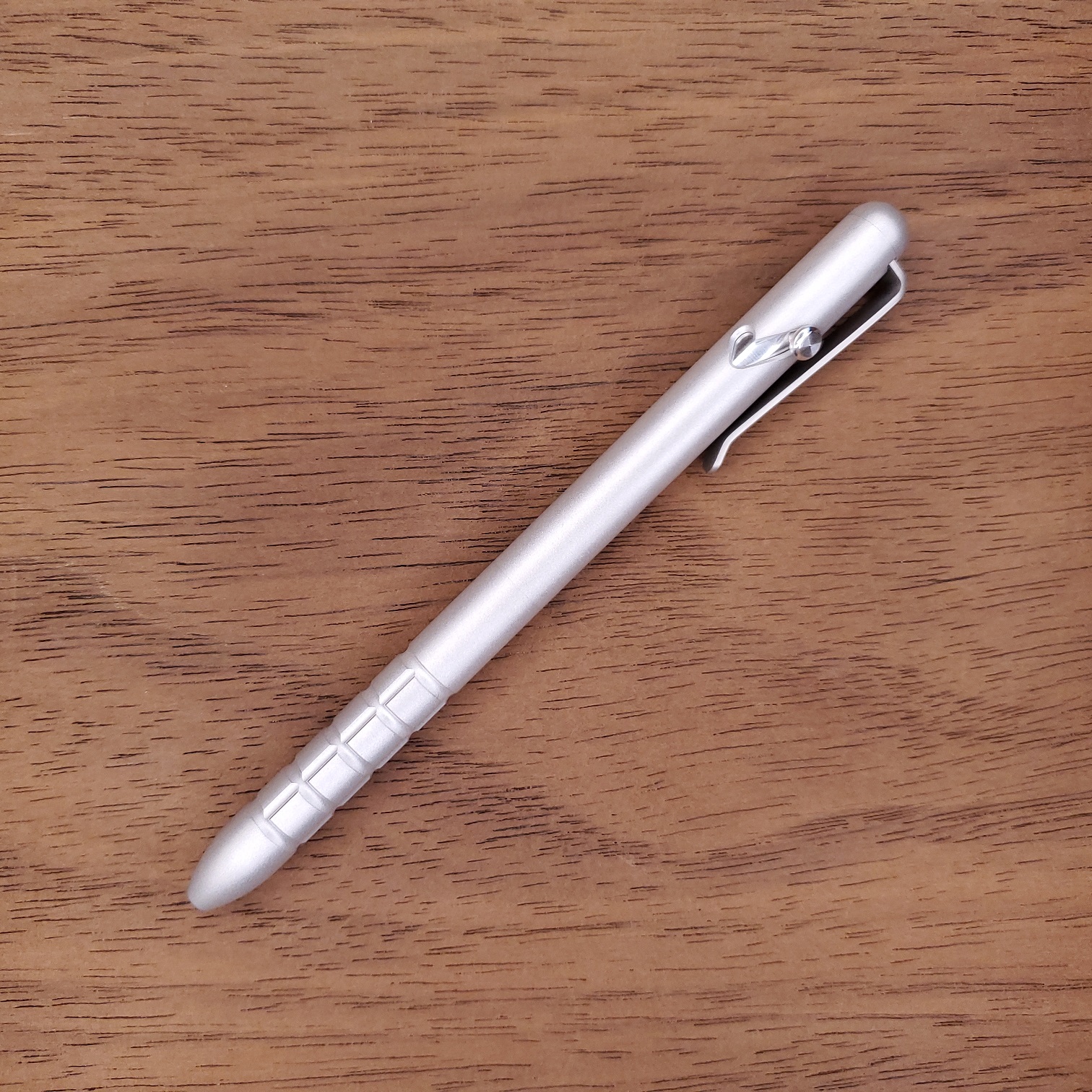 Aluminum EDC Bolt Action Pen V4 Frag Aluminum EDC Bolt Action Pen V4 Frag